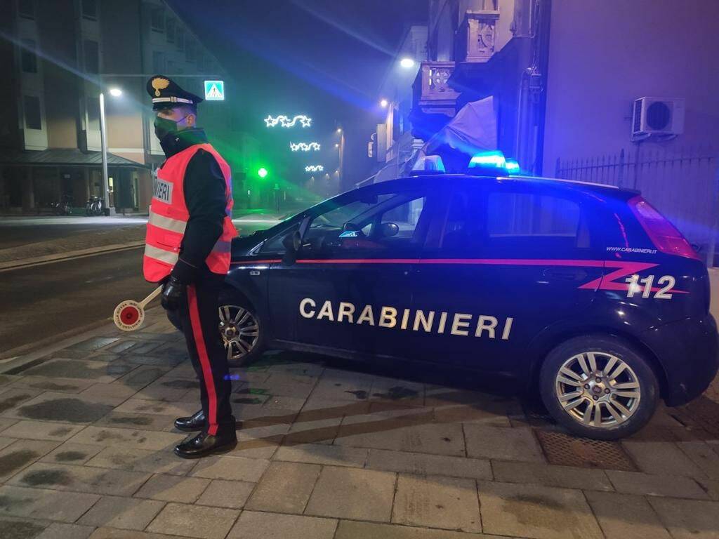 Fugge al controllo dei carabinieri, fermato e denunciato