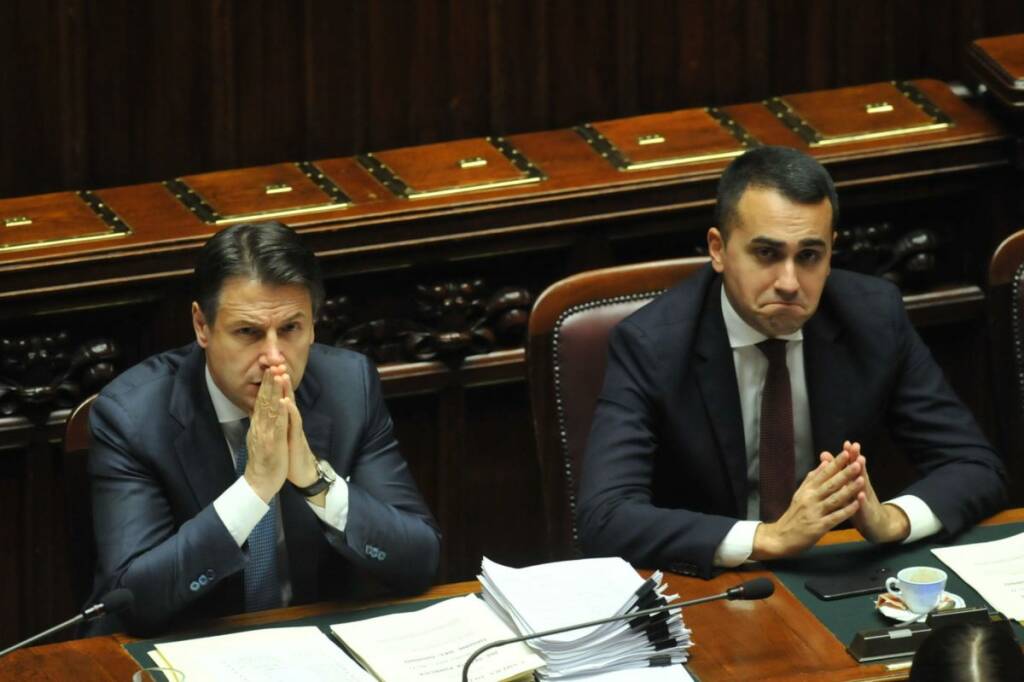 Tribunale di Napoli sospende modifiche statuto e nomina di Conte presidente M5S