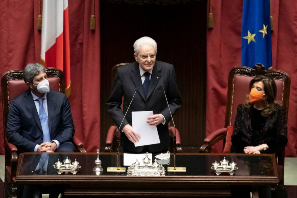 Il discorso del presidente Mattarella: “Giorni travagliati, ma non potevo sottrarmi”