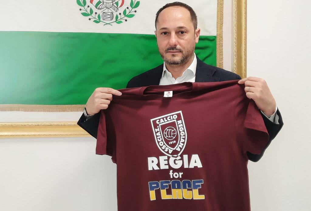Reggiana, una t-shirt per raccogliere fondi a favore dell’Ucraina