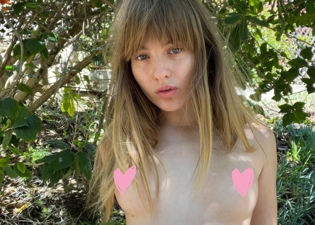 Victoria dei Maneskin nuda su Instagram