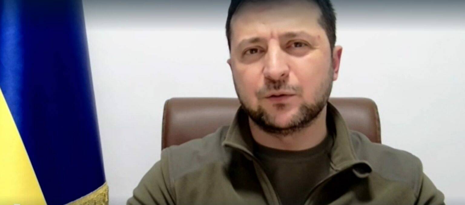 Zelensky alla Camera: “Già 117 bambini uccisi. Mariupol come la vostra Genova, ora solo rovine”