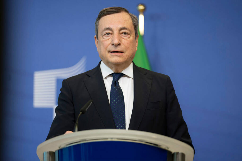 Sondaggio Dire-Tecnè, cala ancora la fiducia in Draghi e nel Governo: FdI resta il primo partito