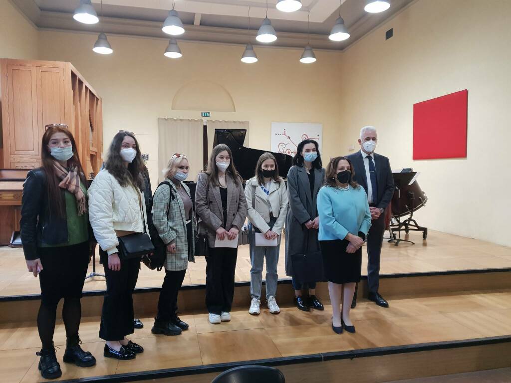 Ucraina, il conservatorio di Reggio accoglie 9 musiciste in fuga