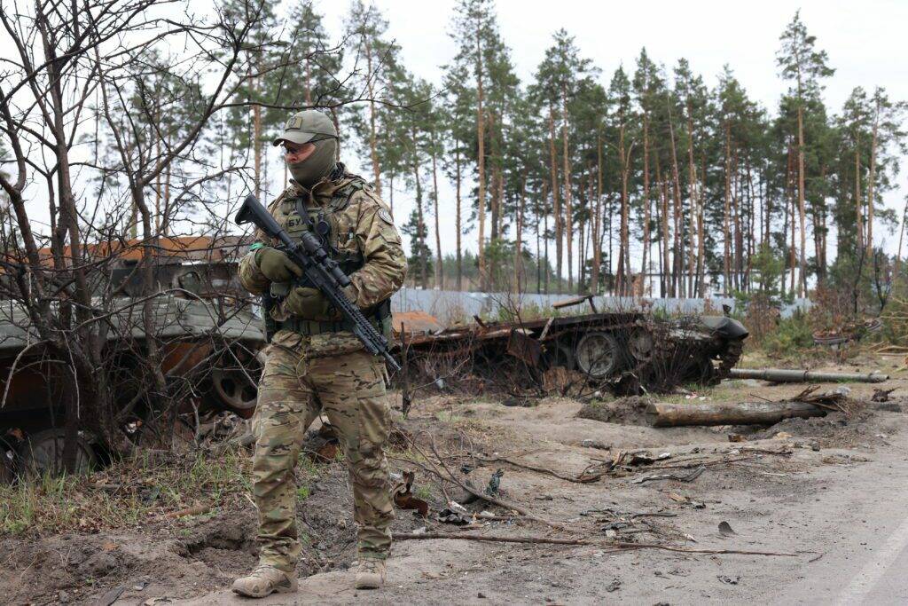Ucraina, nessuna tregua per evacuare Azovstal: almeno cinque morti nei raid sulle stazioni
