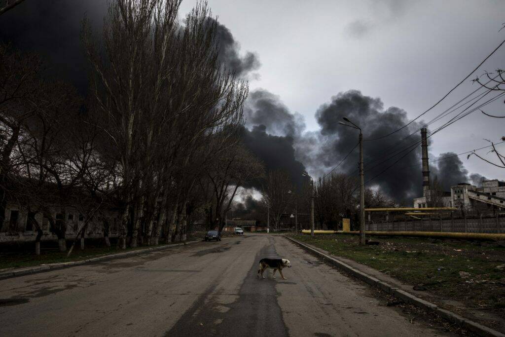 Ucraina, si combatte nel Donbass, i filo-russi: “Lugansk quasi presa”
