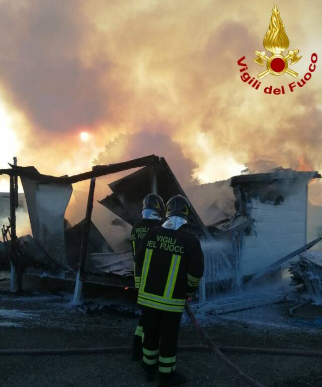 Incendio a Bagno, distrutta una casa prefabbricata
