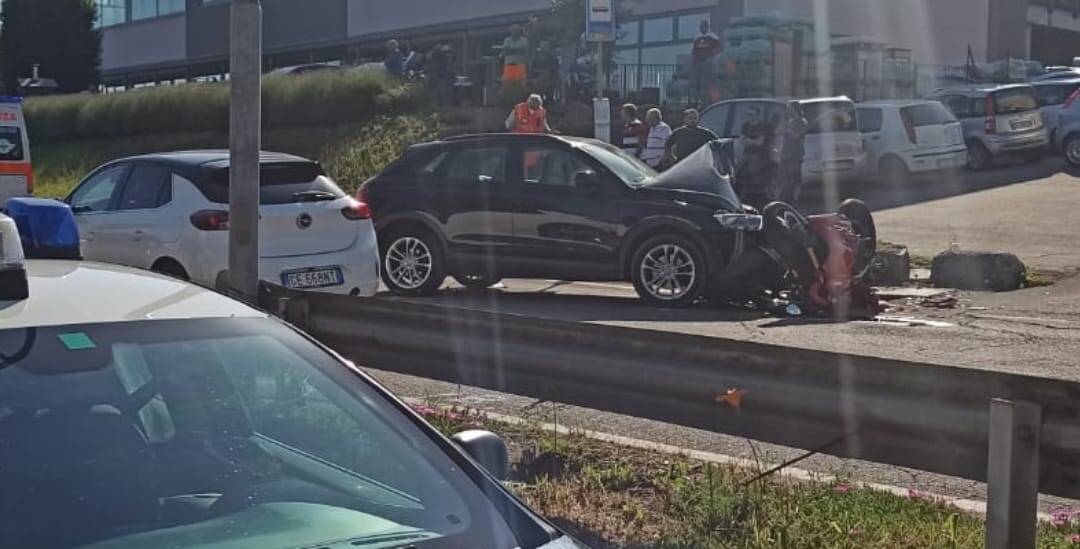 Castelnovo Monti, auto contro moto: un ferito grave