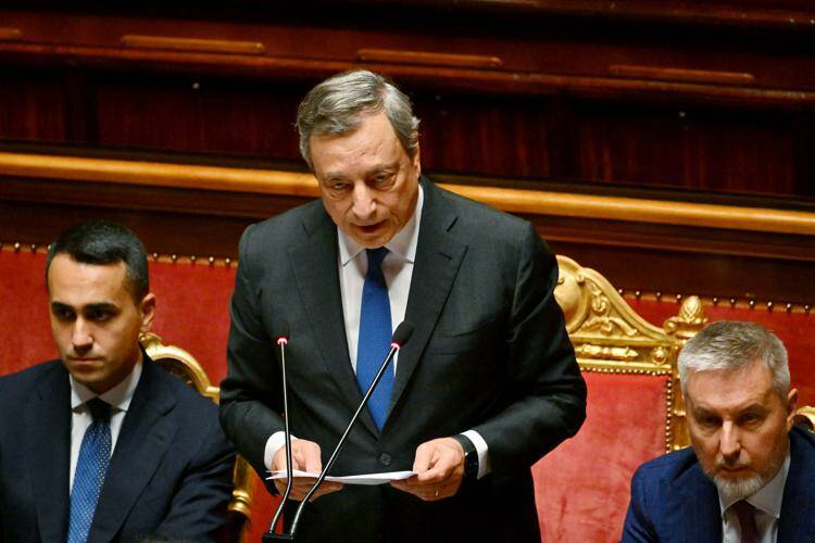 Crisi di Governo, Draghi chiede la fiducia sulla risoluzione Casini. Lega, Fi e M5s non la votano