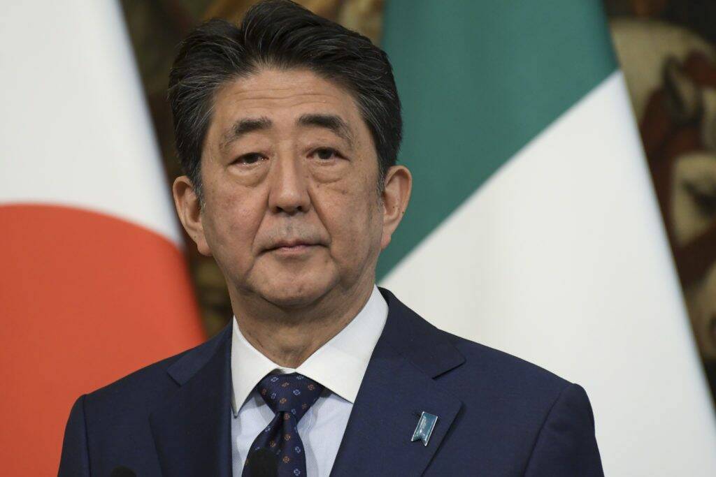Ucciso l’ex premier giapponese Shinzo Abe, colpito a morte durante un comizio