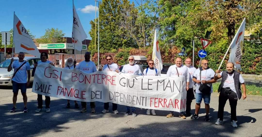 Ferrarini, dipendenti protestano davanti alla sede della Regione