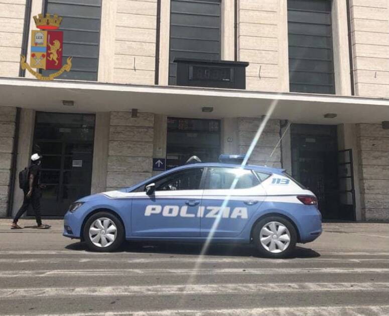 Rapina alla farmacia di piazza Prampolini, arrestata una 40enne