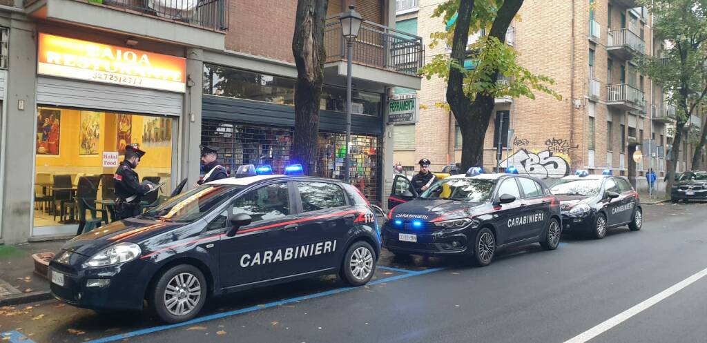 Blitz dei carabinieri in zona stazione: tre locali sanzionati