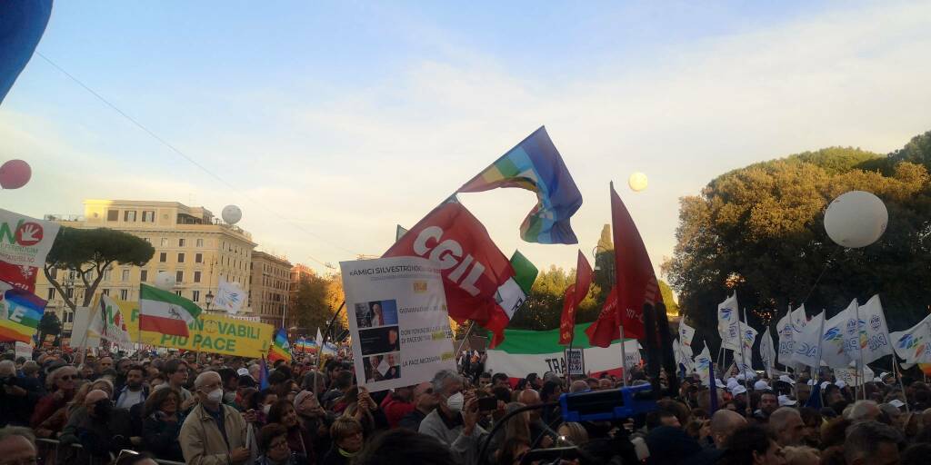In 300 a Roma alla manifestazione per la pace