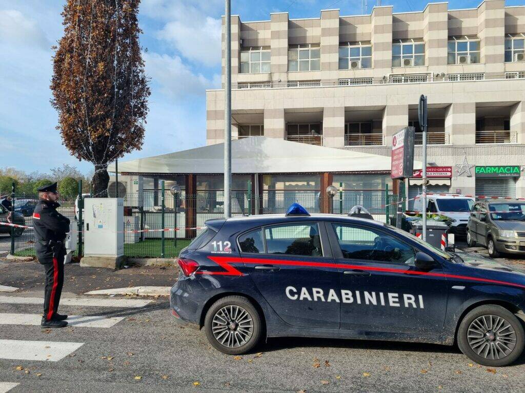 Sparatoria a Roma durante una riunione condominiale, morte tre donne