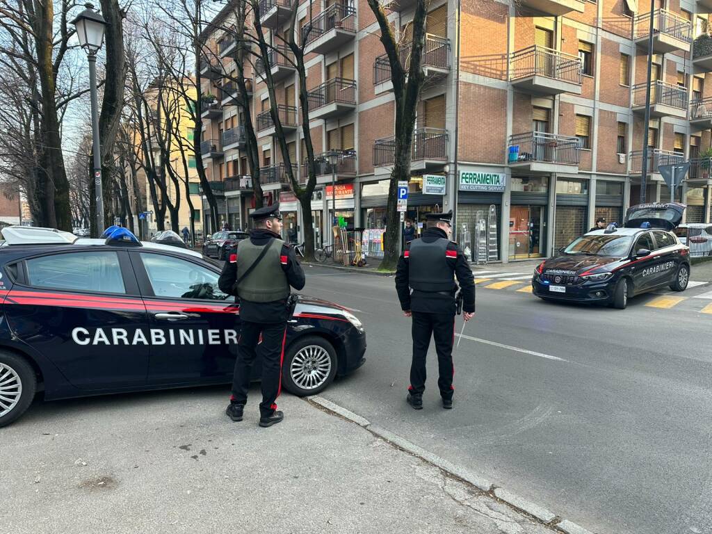 Rissa in zona stazione, arrivano i carabinieri e la polizia