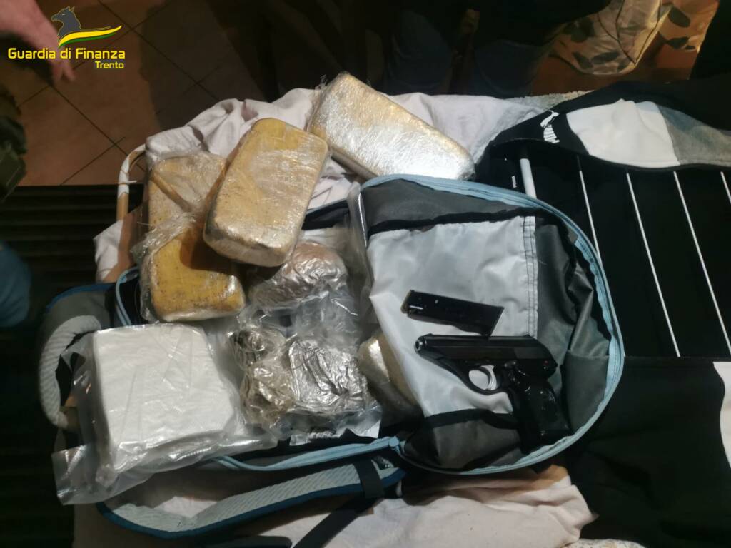 Sequestrati 3,5 chili di droga a Reggio: due arresti