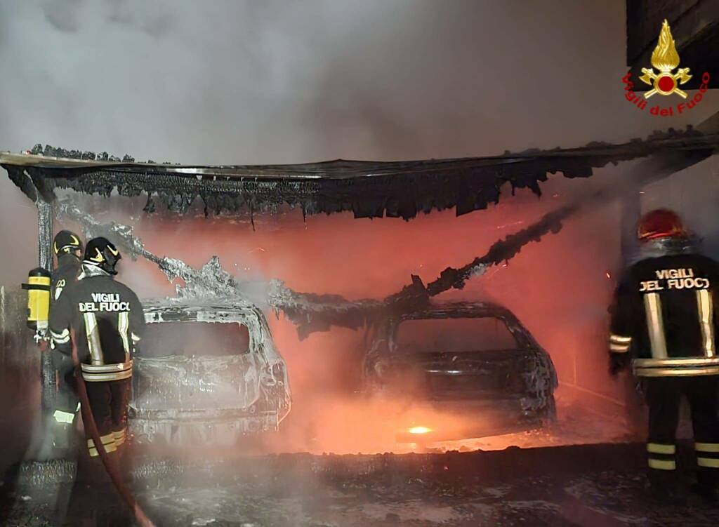 Cavazzoli, incendio doloso distrugge due auto