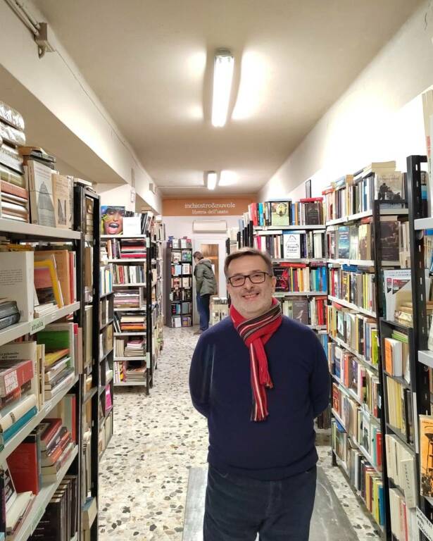 Le librerie chiudono, ma i negozi di libri usati no