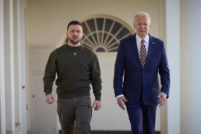 A Kiev visita a sorpresa di Biden a Zelensky: dagli Usa mezzo miliardo di aiuti militari