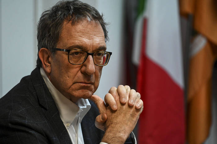 Il senatore del Pd Bruno Astorre morto negli uffici di Palazzo Cenci, aperto un fascicolo per istigazione al suicidio