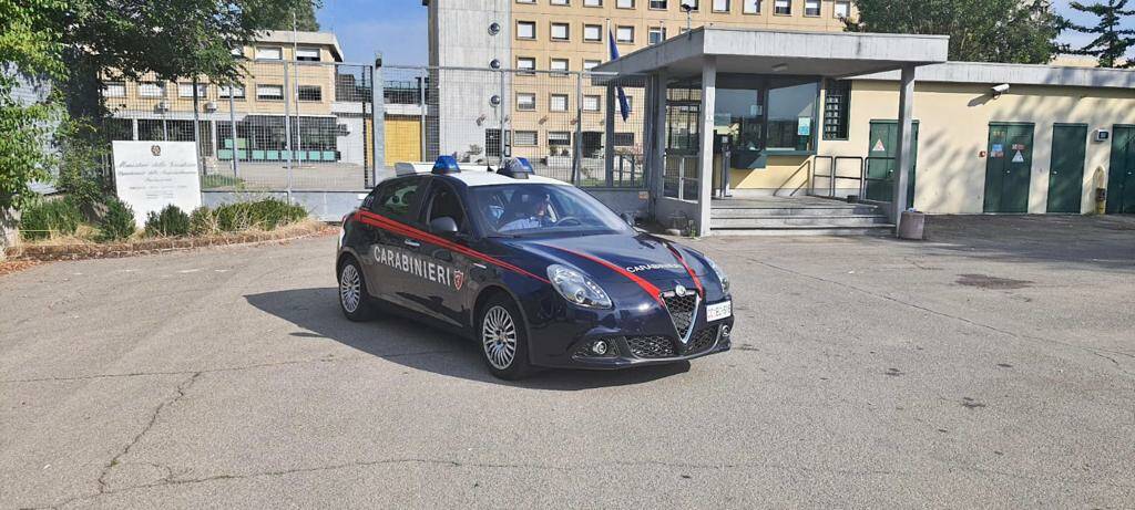 Correggio, evade dai domiciliari e minaccia di nuovo il vicino: 53enne finisce in carcere