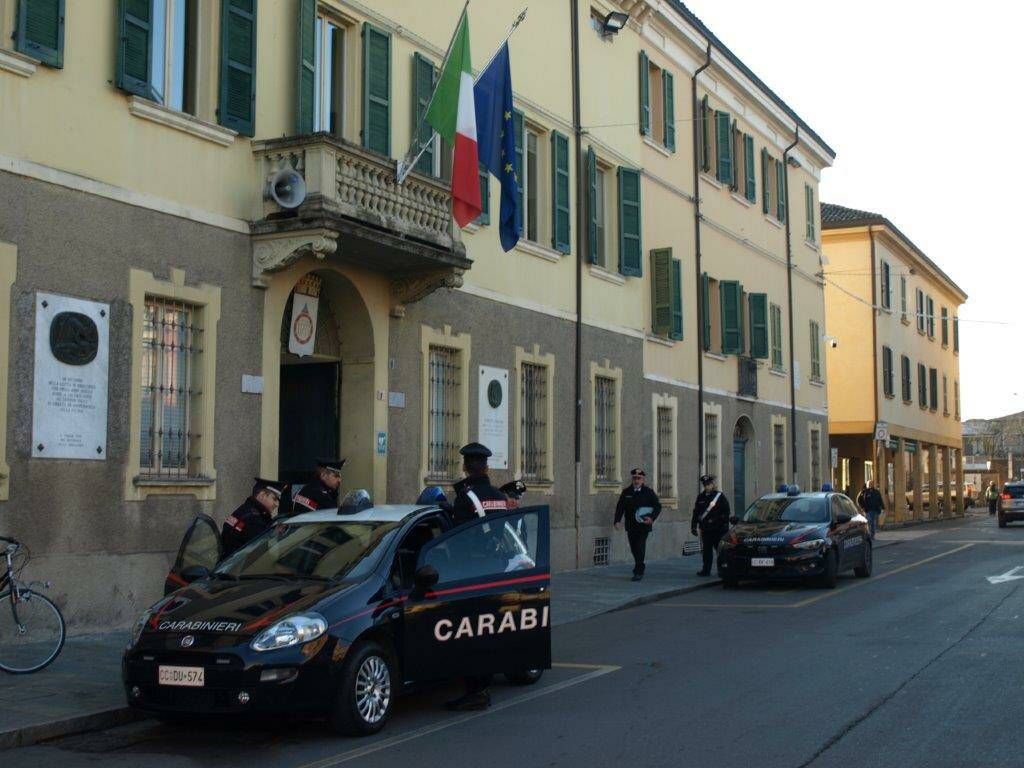 Montecchio, blitz in un casolare: trovati 11 clandestini