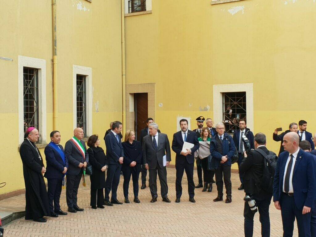 A Cutro in corso il consiglio dei ministri, polemico il sindaco di Crotone: “Non mi hanno invitato”