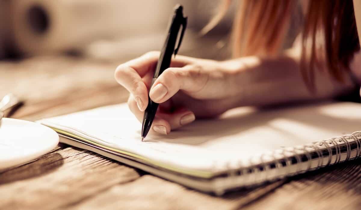 Scrivere a mano migliora la memoria e l’apprendimento