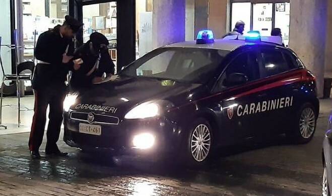 Correggio, chiama più volte i carabinieri per niente: denunciato