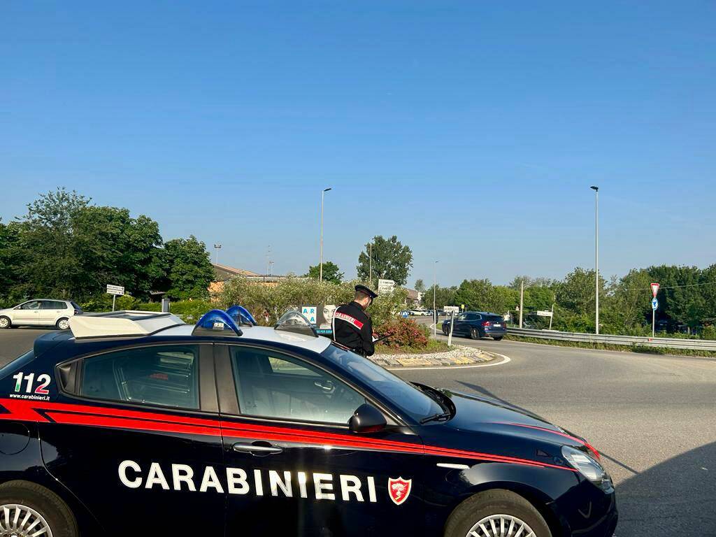Castelnovo Monti, minaccia ciclista con mazza da baseball