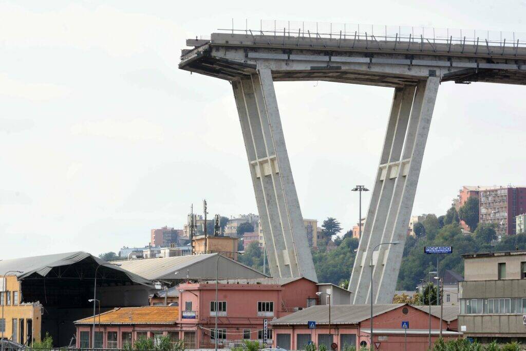 Ponte Morandi, l’ex ad choc: “Seppi nel 2010 che era a rischio crollo”