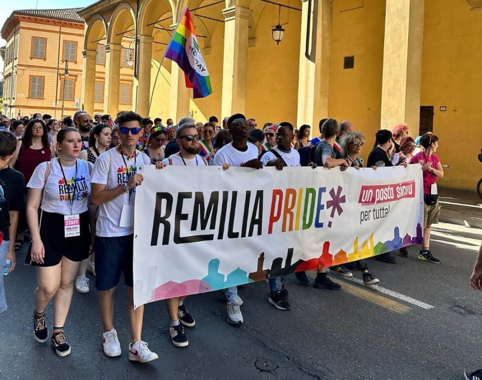 Remilia pride, in 5mila sfilano per le vie di Reggio