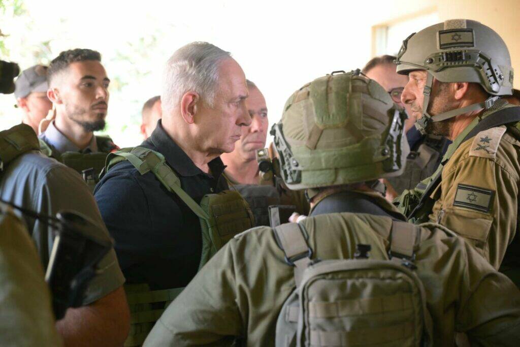 L’esercito israeliano: “Attacco su larga scala in corso”