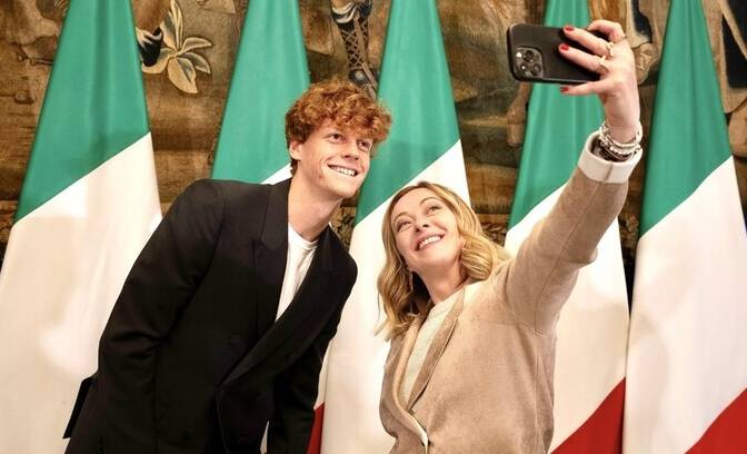 Sinner, selfie con la Meloni a palazzo Chigi