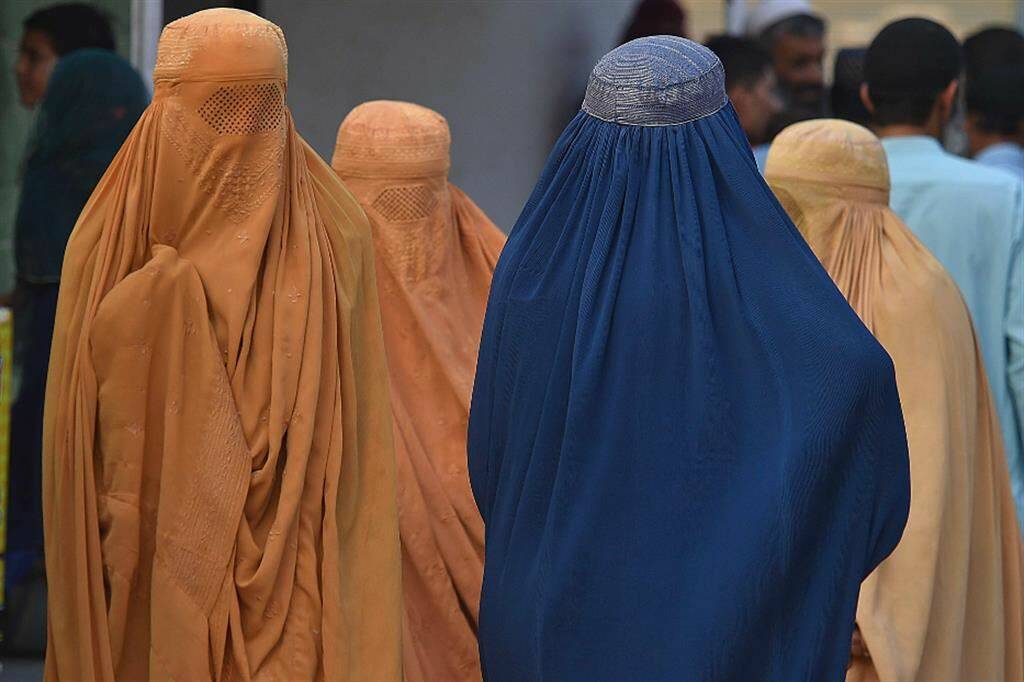 “Noi, afghane”, voci di donne che resistono ai talebani