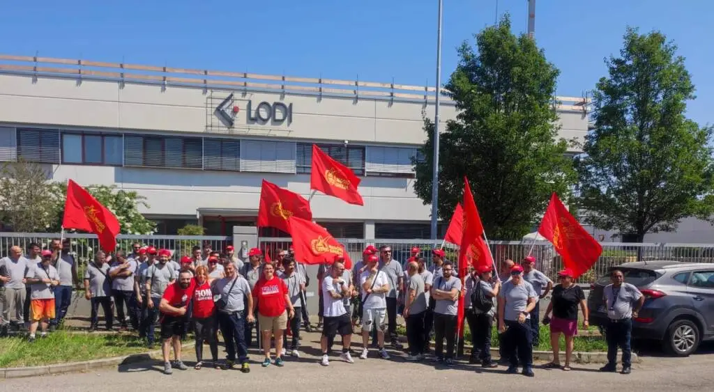 Caldo, a Fabbrico gli operai disertano i reparti