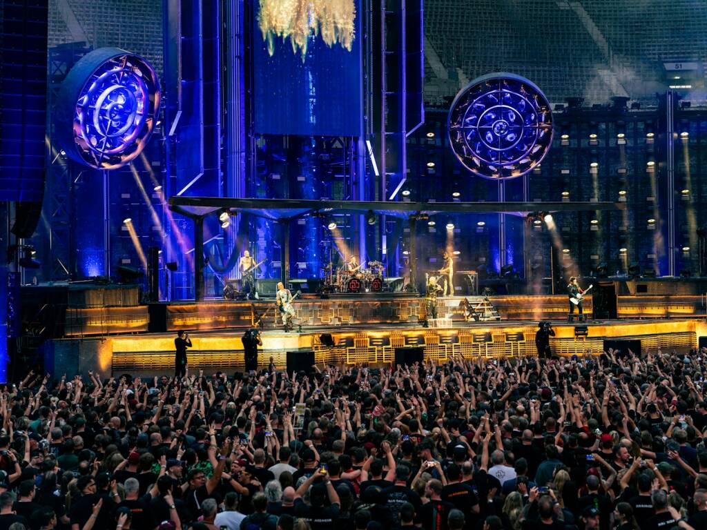 Rcf Arena, in 55mila per i Rammstein: la scaletta del concerto