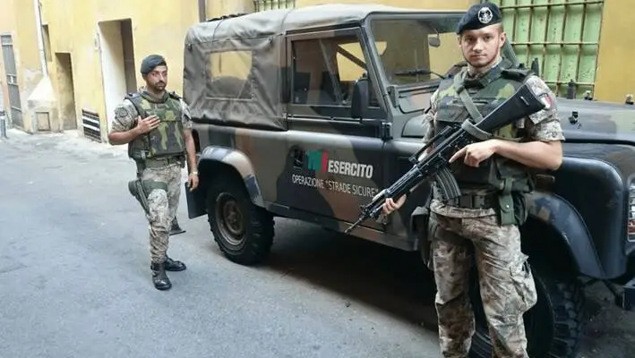 Reggio Emilia, il prefetto chiede l’esercito in stazione