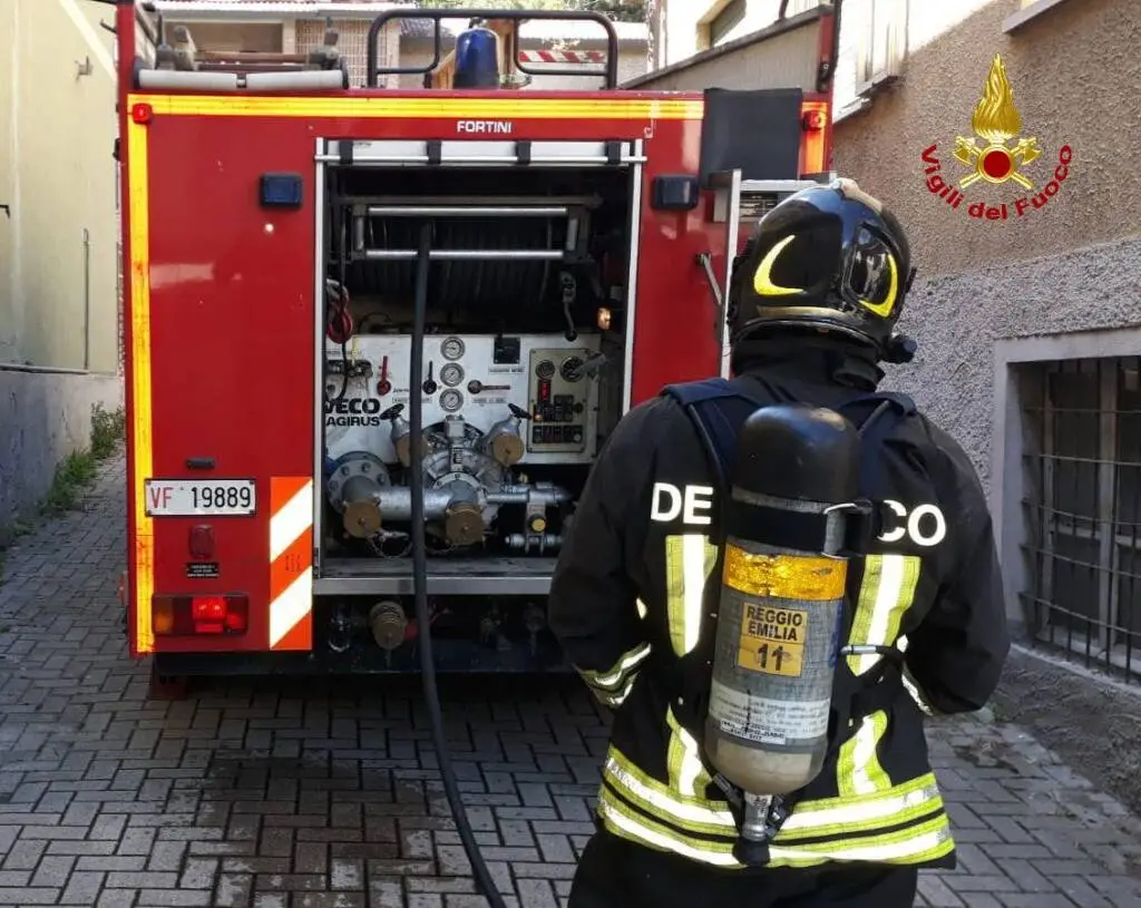 Castelnovo Monti, cane muore nel rogo di un appartamento